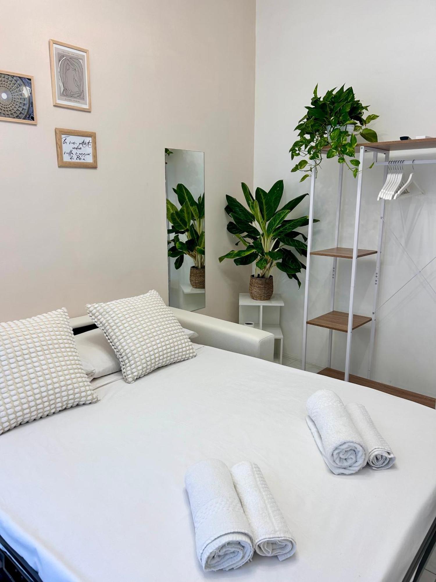 4 Stops To Colosseo - San Paolo House Ferienhaus