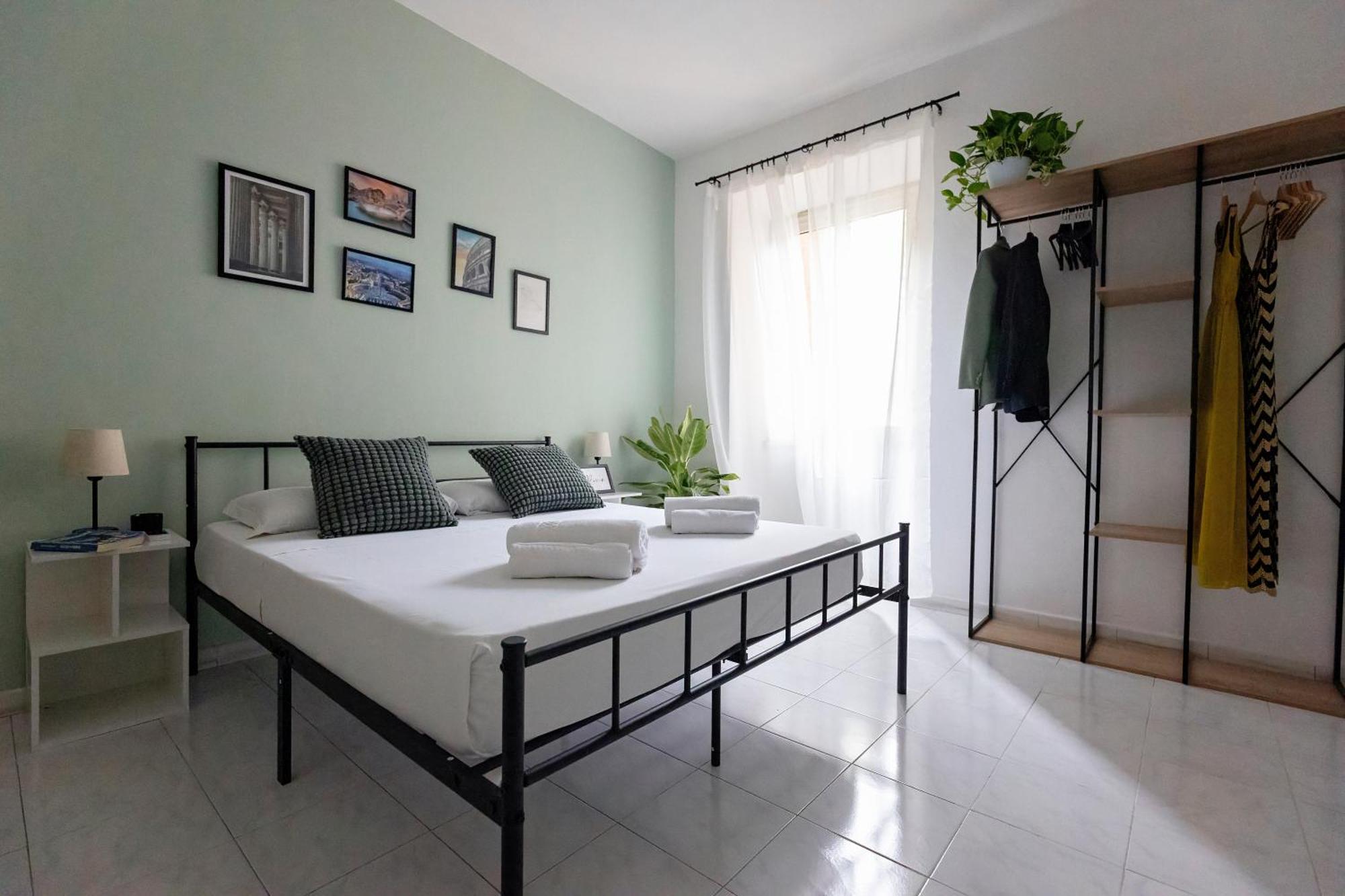 4 Stops To Colosseo - San Paolo House Rom