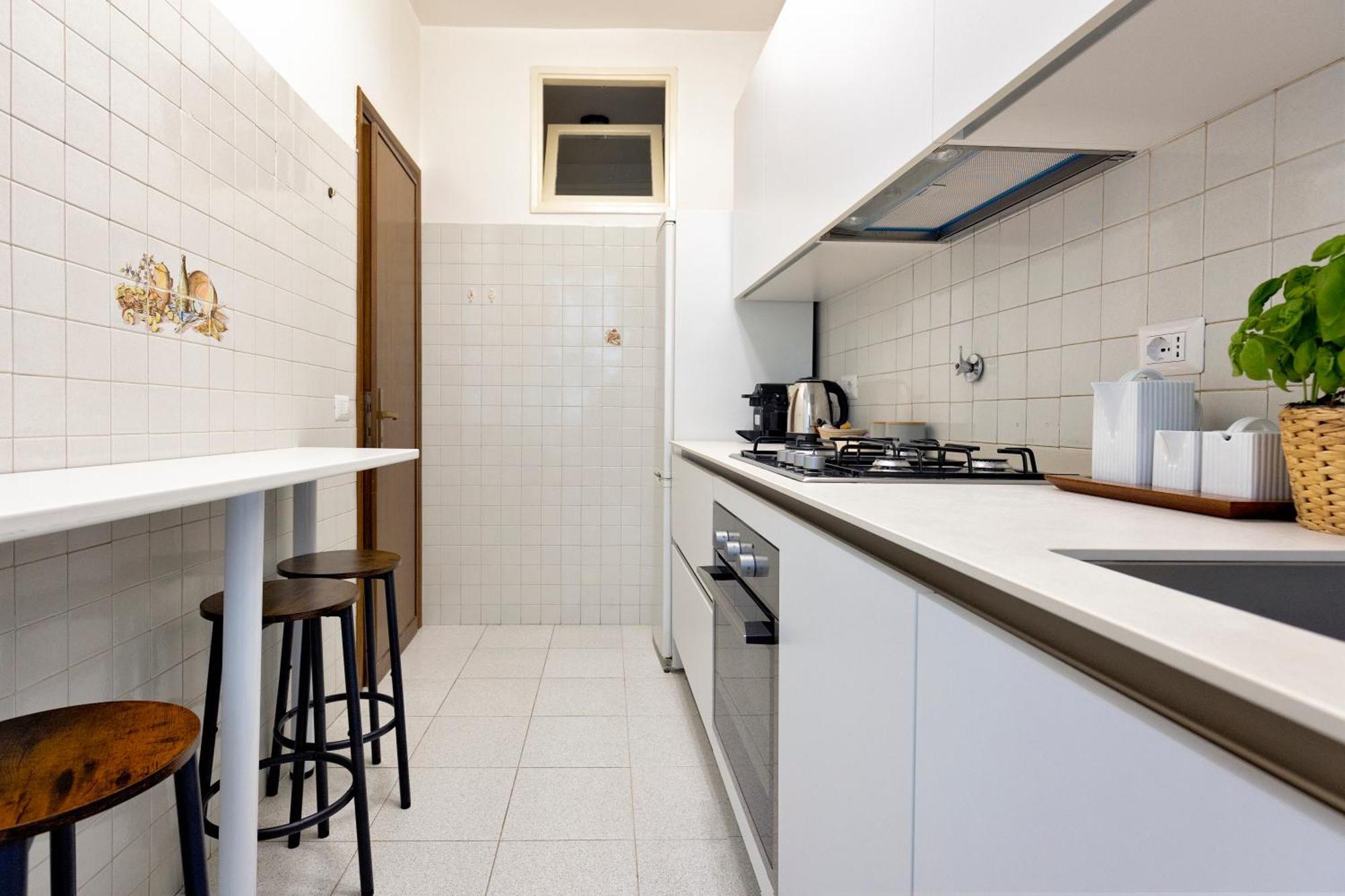 4 Stops To Colosseo - San Paolo House *