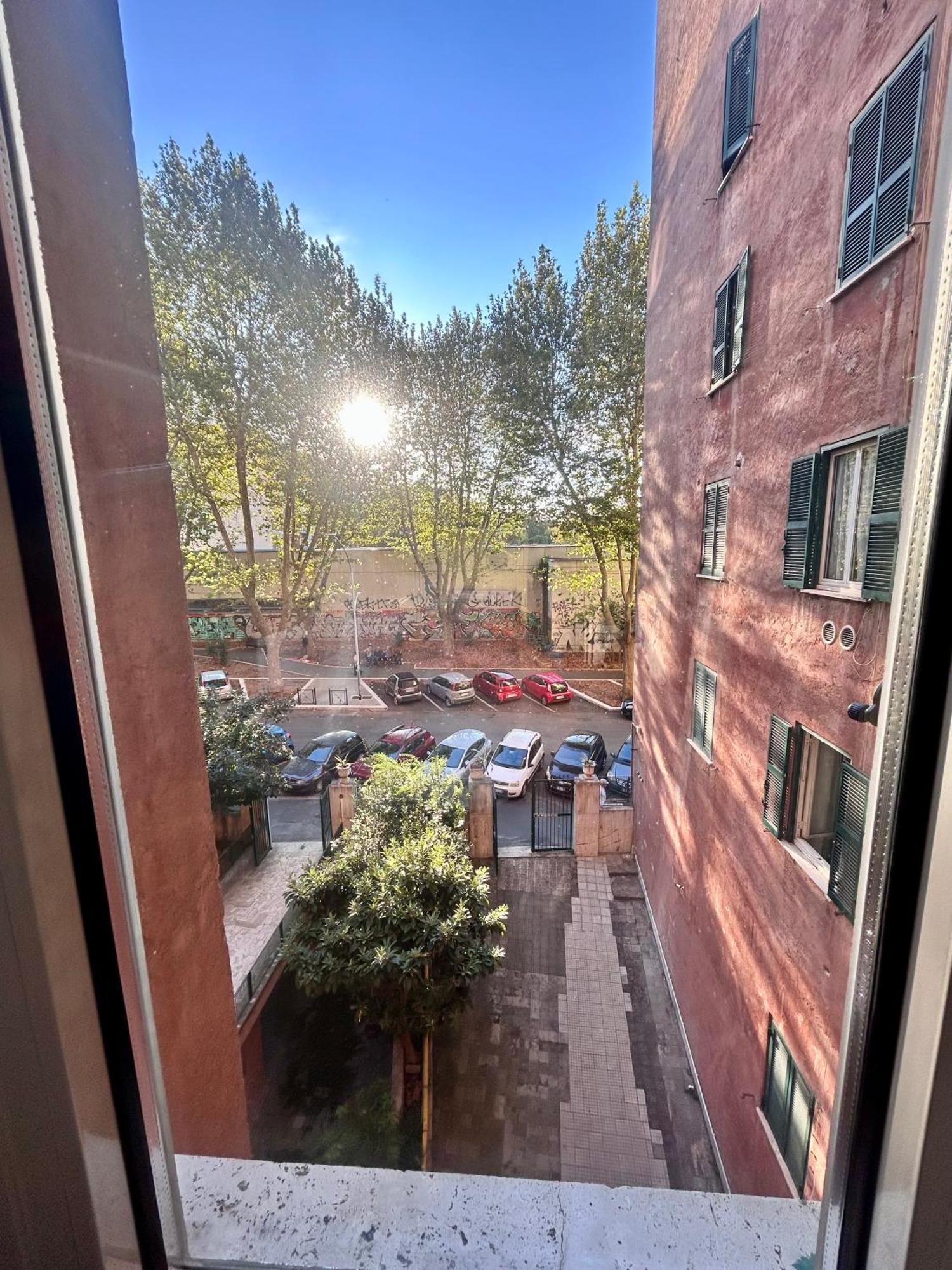 2br Flat By Metro - 6min To Colosseo - Full Kitchen - Wi-fi - A-c Feriehus Rom